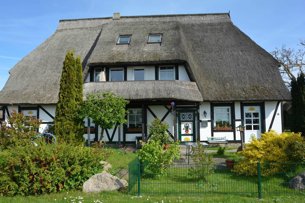 Reethaeuser Auf Ruegen Middelhagen Exterior photo