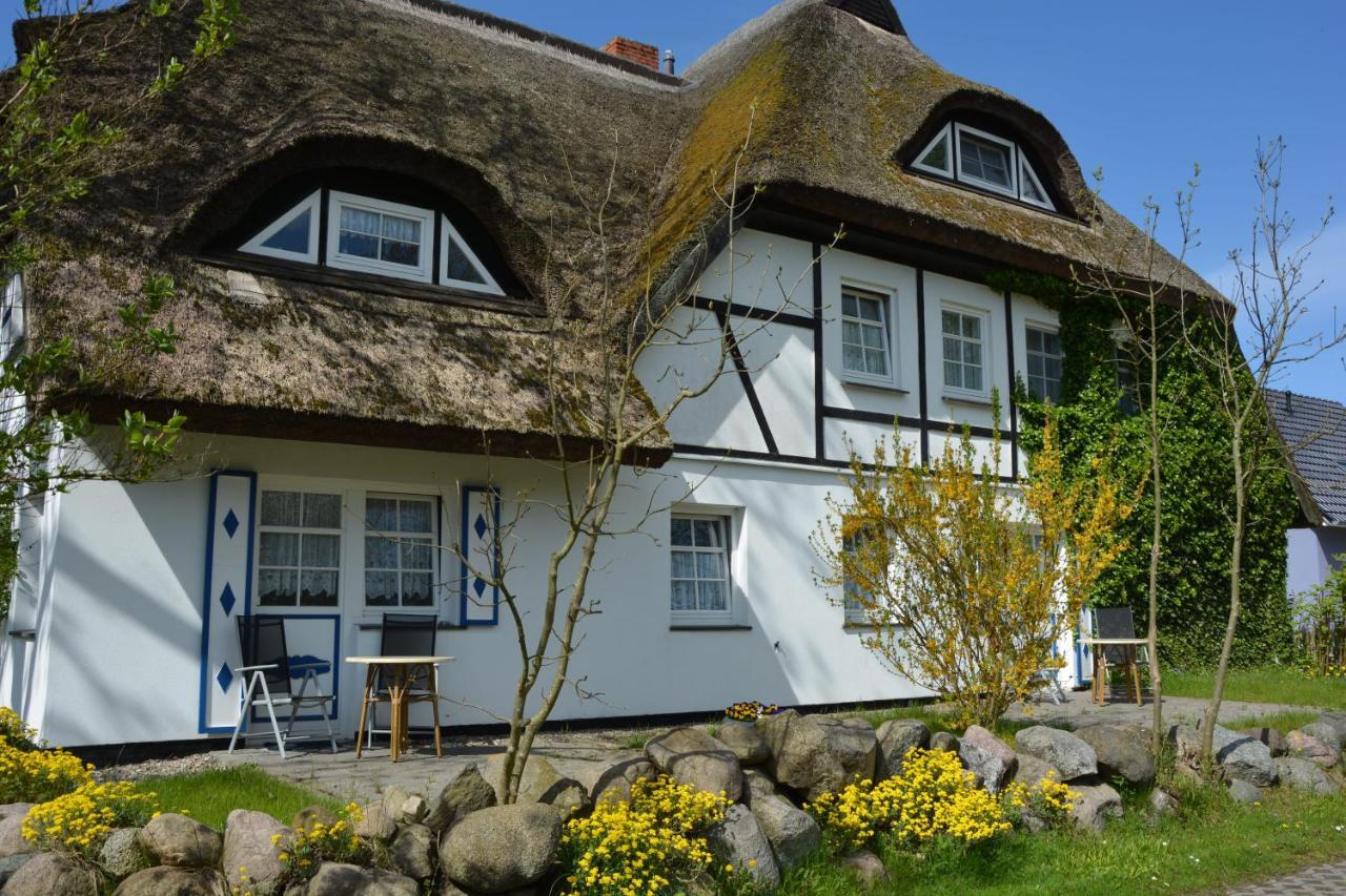 Reethaeuser Auf Ruegen Middelhagen Exterior photo